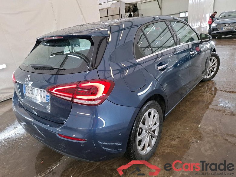 MERCEDES-BENZ Classe A Compact / 2018 / 5P / Berline A 250 e Business Line 8G-DCT #3