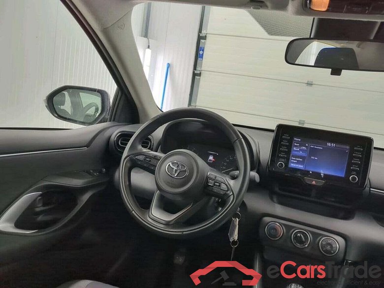 TOYOTA Yaris 1.5 VVT-i Active #3