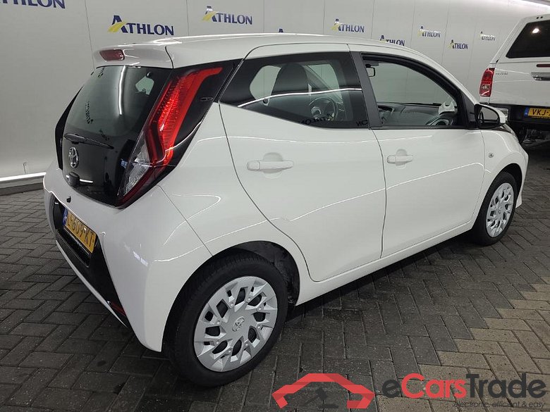TOYOTA Aygo 1.0 VVT-i x-play 5D 53kW #3