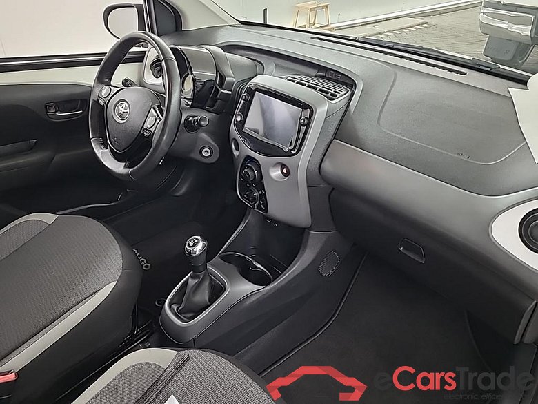 TOYOTA Aygo 1.0 VVT-i x-play 5D 53kW #6