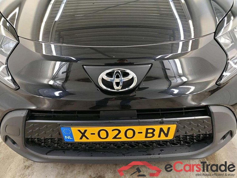 TOYOTA Aygo X 1.0 VVT-i MT Play #4