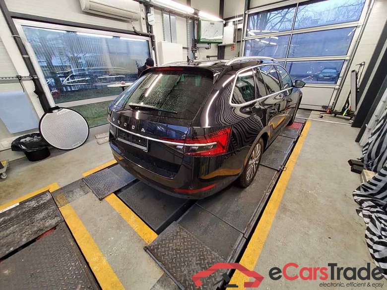 Skoda Superb Combi (3V5)(06.2015->) DE - Kb5 2.0 TSI EU6d, Style OPF (EURO 6d), (Facelift) 2021 - 2024 #3