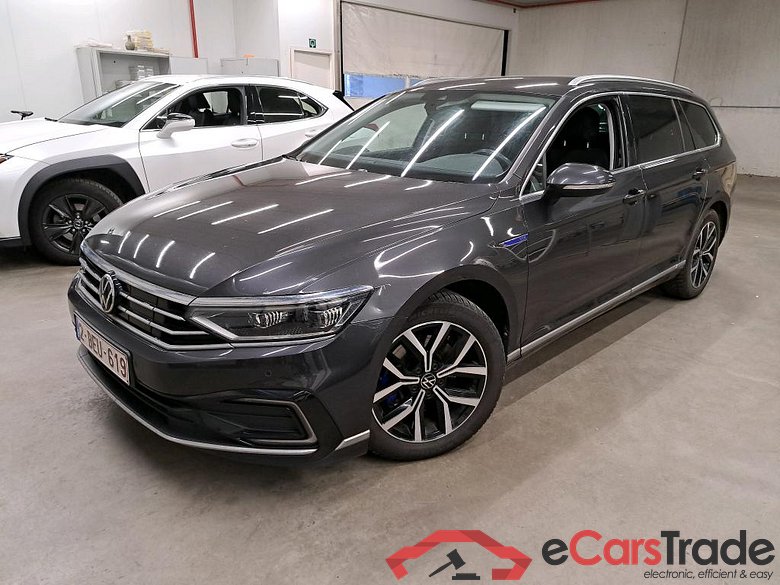 VOLKSWAGEN - VW  PASSAT VARIANT TSI GTE 218PK DSG6 Business Pack Winter & Area View & Foldable Towing Hook * HYBRID * #1