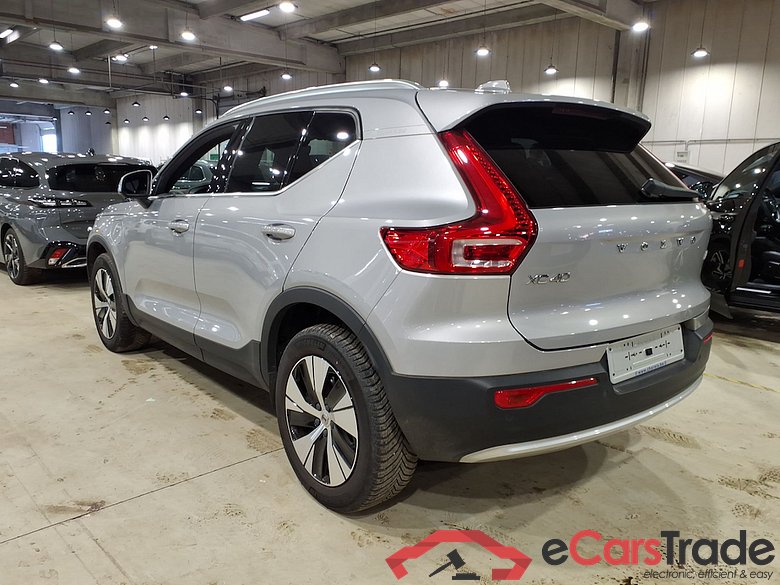 VOLVO XC40 1.5 T4 PHEV CORE DCT #2
