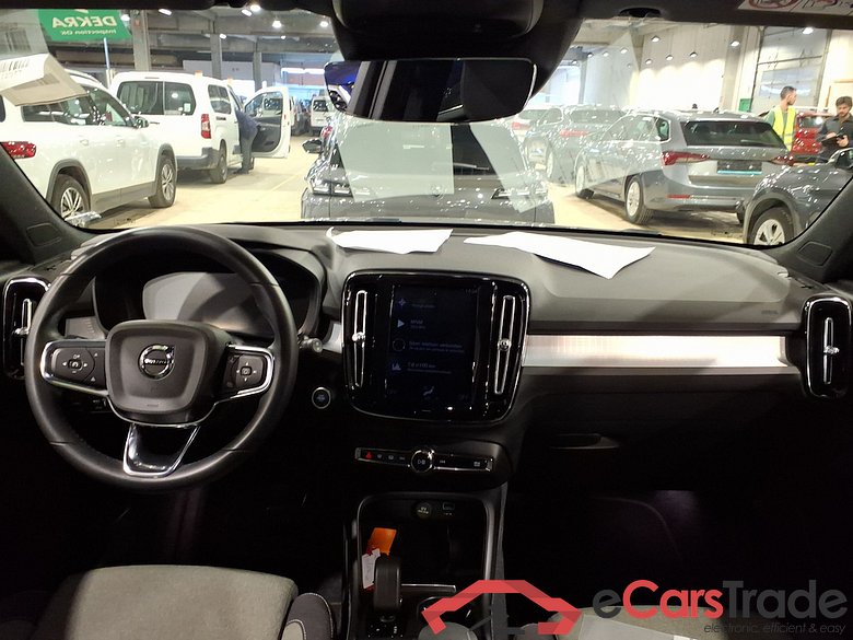 VOLVO XC40 1.5 T4 PHEV CORE DCT #6