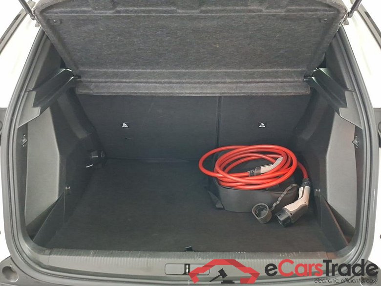 PEUGEOT e-2008 Active EV 50kWh 136 5D #5