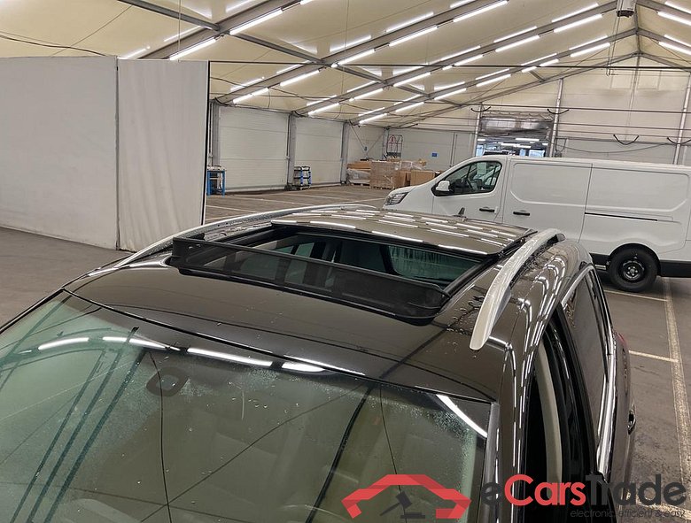 VOLKSWAGEN Tiguan Tiguan Sport & Style 2.0 TDI SCR BlueMotion Technology 81 kW (110 ch) 6 vitesses manuel #3