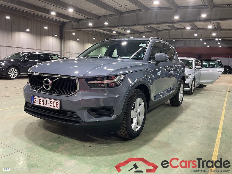 VOLVO XC40 1.5 T2 MOMENTUM CORE #1