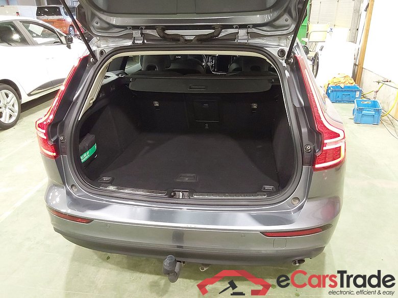 VOLVO V60 2.0 D3 MOMENTUM CORE #3