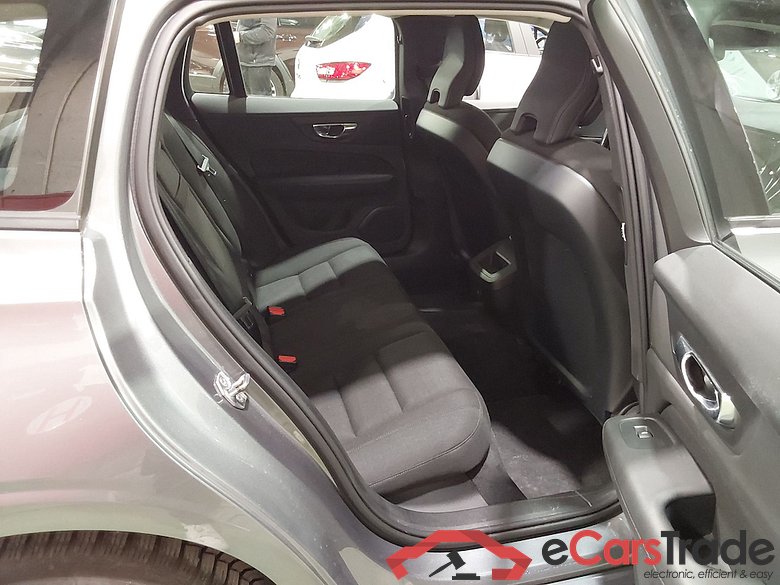 VOLVO V60 2.0 D3 MOMENTUM CORE #5