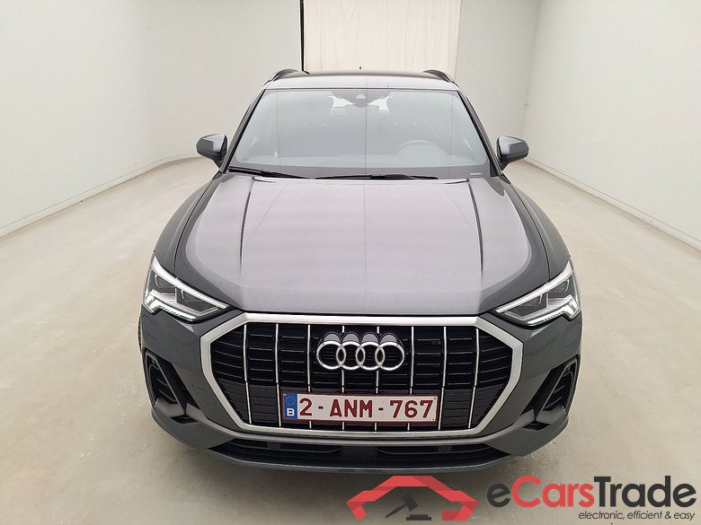 Audi, Q3 '18 PHEV, Audi Q3 45 TFSI e S tronic S Line 5d