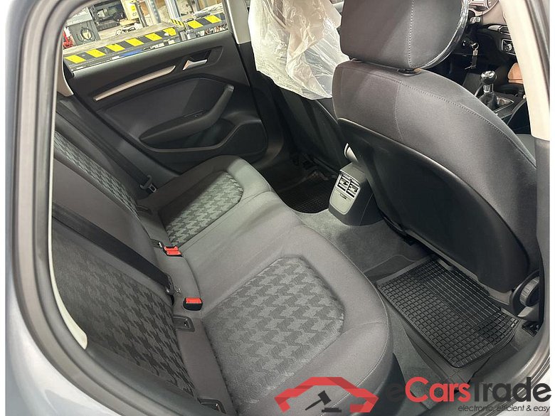 AUDI A3 Sportback Audi A3 Sportback Attraction 1.6 TDI ultra  81(110) kW(ch) 6 vitesses #4