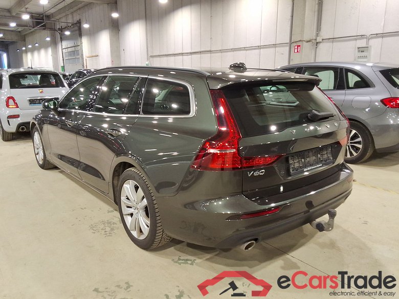 VOLVO V60 2.0 B3 MHEV MOMENTUM PRO AUTO #2