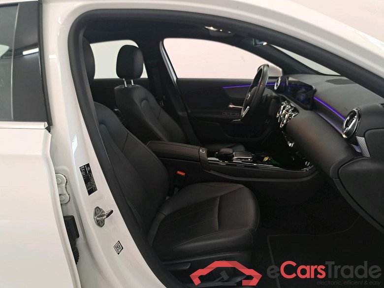 Mercedes-Benz A-Klasse Limousine A 250 e 8G-DCT Bus Sol Luxury Limited 4d + Pano #3