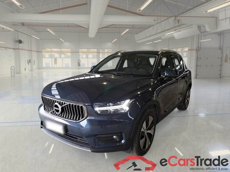 VOLVO XC40 / 2017 / 5P / SUV T4 PLUG-IN HYBRID AUTO RECH INSCRIP EXPR