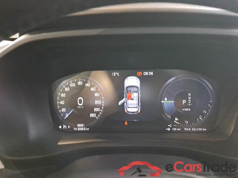 VOLVO XC40 / 2017 / 5P / SUV T4 PLUG-IN HYBRID AUTO RECH INSCRIP EXPR #4