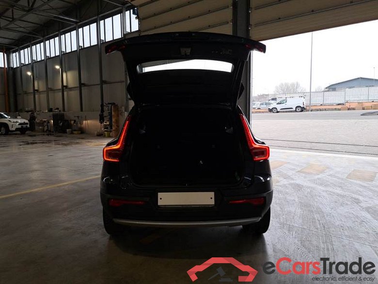 VOLVO XC40 / 2017 / 5P / SUV T4 PLUG-IN HYBRID AUTO RECH INSCRIP EXPR #5