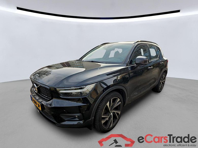 VOLVO XC40 132 kW #1