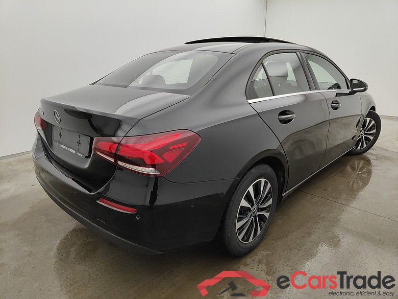 Mercedes-Benz A-Klasse Limousine A 180d Business Solution Aut. 4d #2