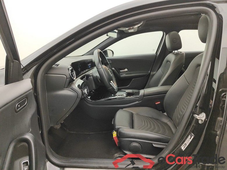 Mercedes-Benz A-Klasse Limousine A 180d Business Solution Aut. 4d #3