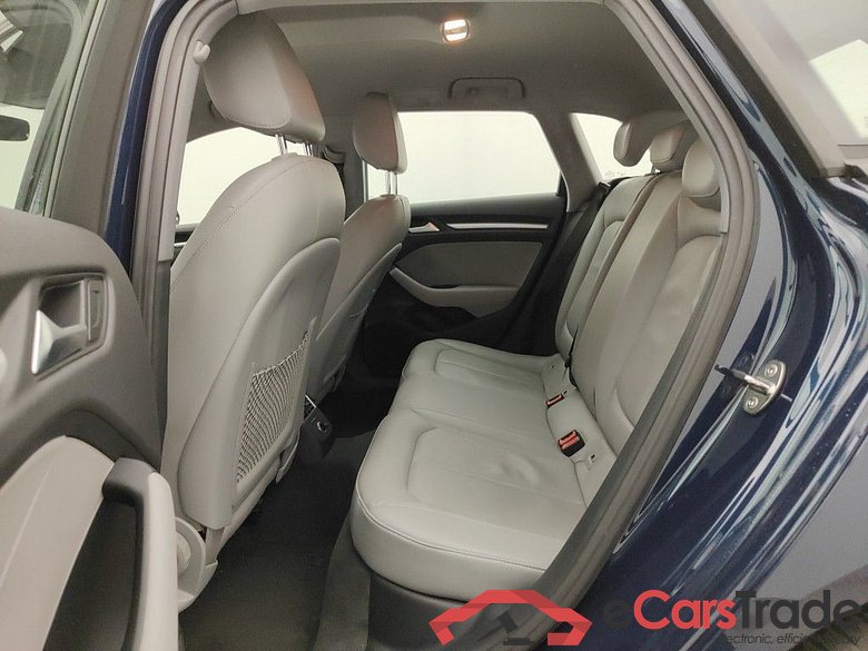 Audi A3 Sportback 2.0 35 TDi 110kW S tronic Business Ed 5d #2