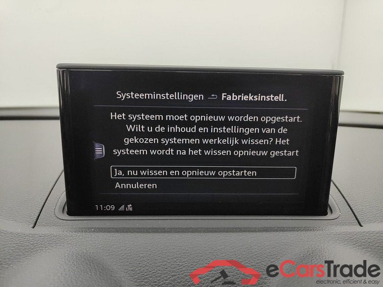 Audi A3 Sportback 2.0 35 TDi 110kW S tronic Business Ed 5d #4