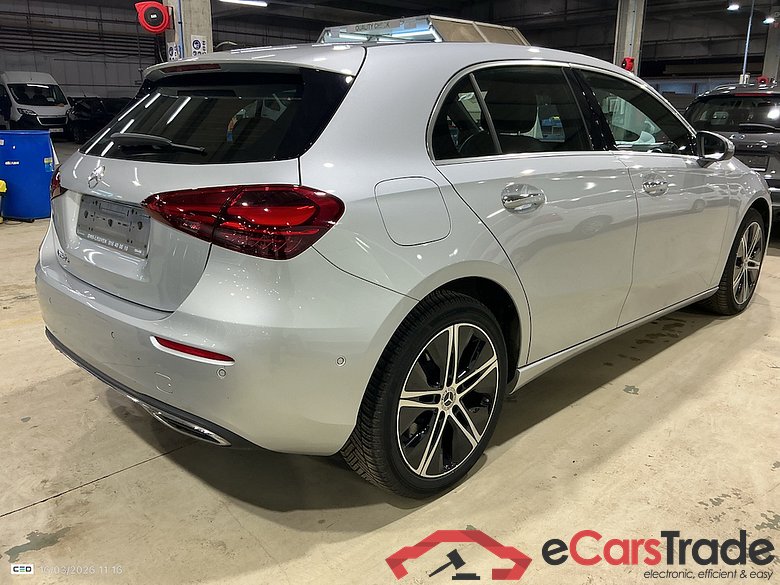 MERCEDES-BENZ A-CLASS 1.3 A 250 E LUXURY LINE DCT #4
