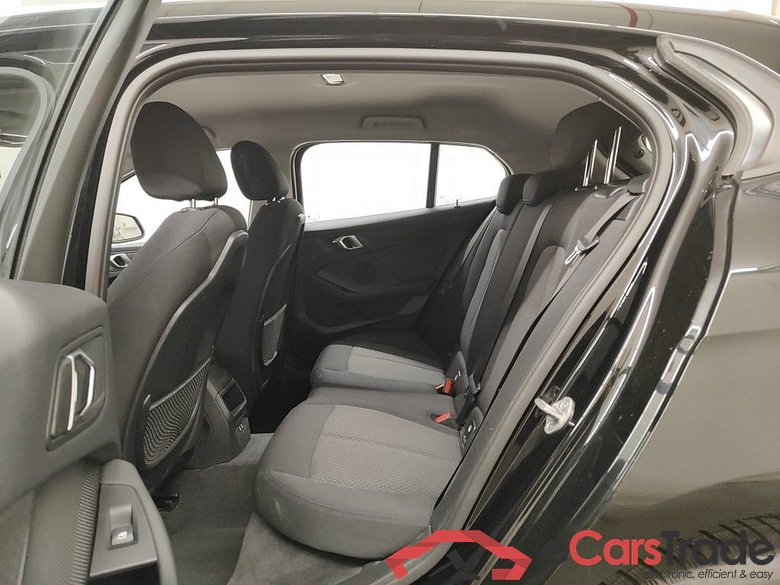 BMW 1 Reeks Hatch 118iA (100 kW) 5d #2