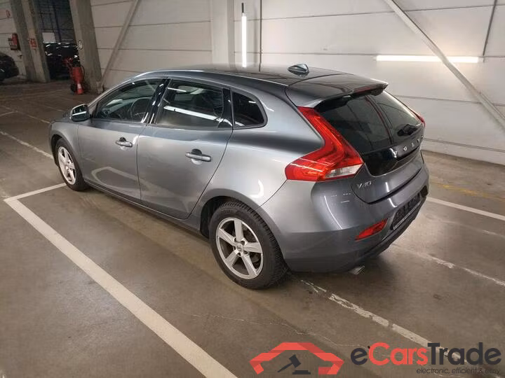 Volvo V40 2.0 D2 Black Edition LED Navi Klima PDC ... #4