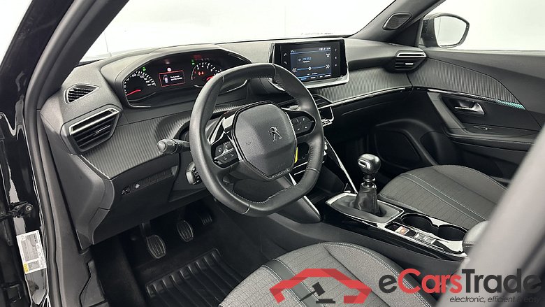 Peugeot 2008 Allure 1.2 PureTech 130 #6