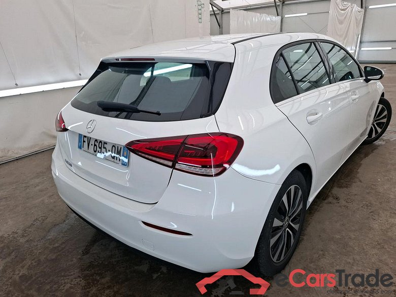 MERCEDES-BENZ Classe A Compact / 2018 / 5P / Berline A 180 Style Line 7G-DCT #3