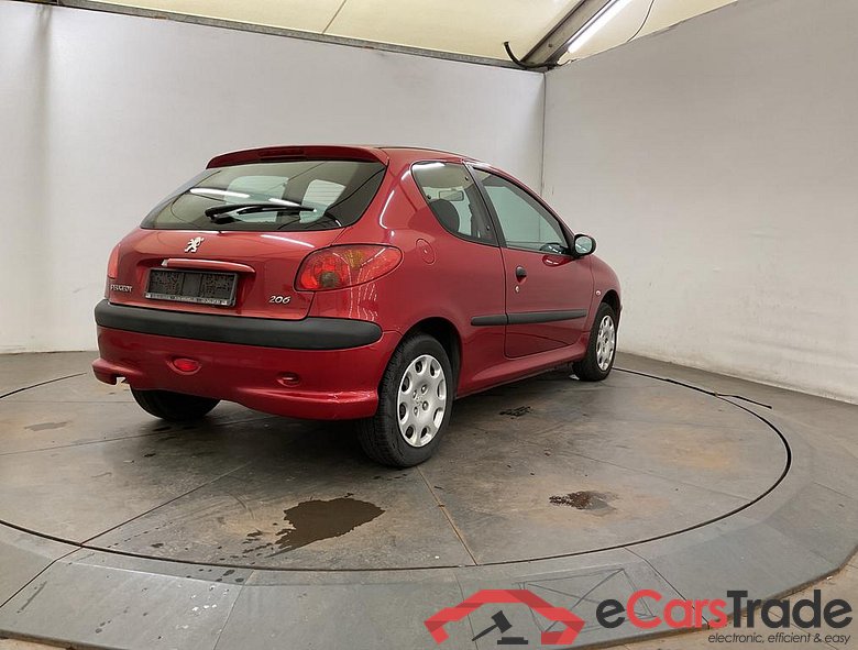 PEUGEOT 206 Phase 2 1.4i Urban #2