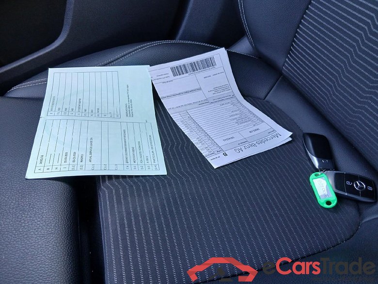 MERCEDES-BENZ Clase A / 2018 / 5P / berlina con portón A 180 d #5