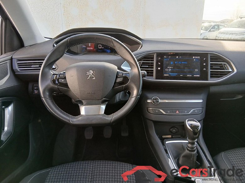 PEUGEOT 308 / 2017 / 5P / berlina con portón 5p Active Pack PureTech 110 S&S #3