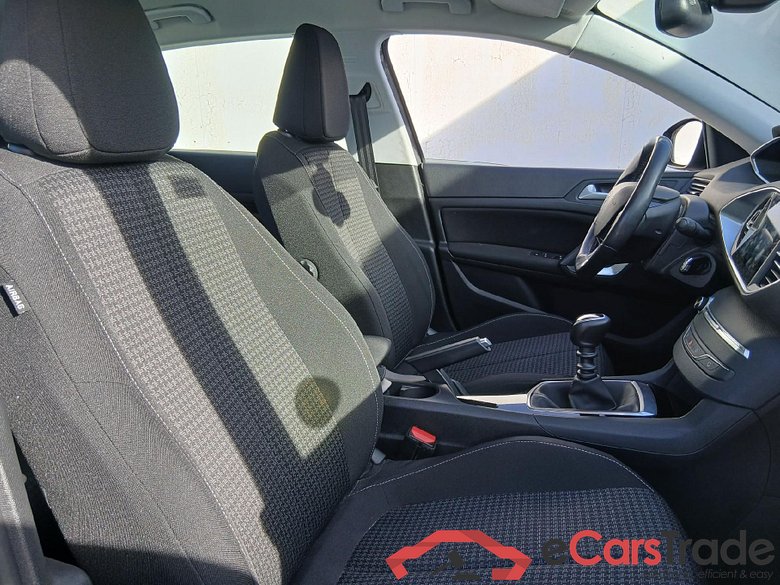 PEUGEOT 308 / 2017 / 5P / berlina con portón 5p Active Pack PureTech 110 S&S #6