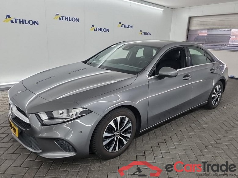MERCEDES-BENZ A-Klasse Limousine A 180 7G-DCT Business Solution 4D 100kW