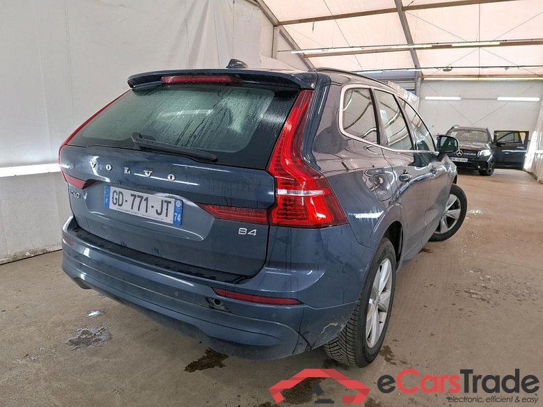 XC60 Momentum Business 2WD 2.0 B4 195CV BVA8 E6d #3
