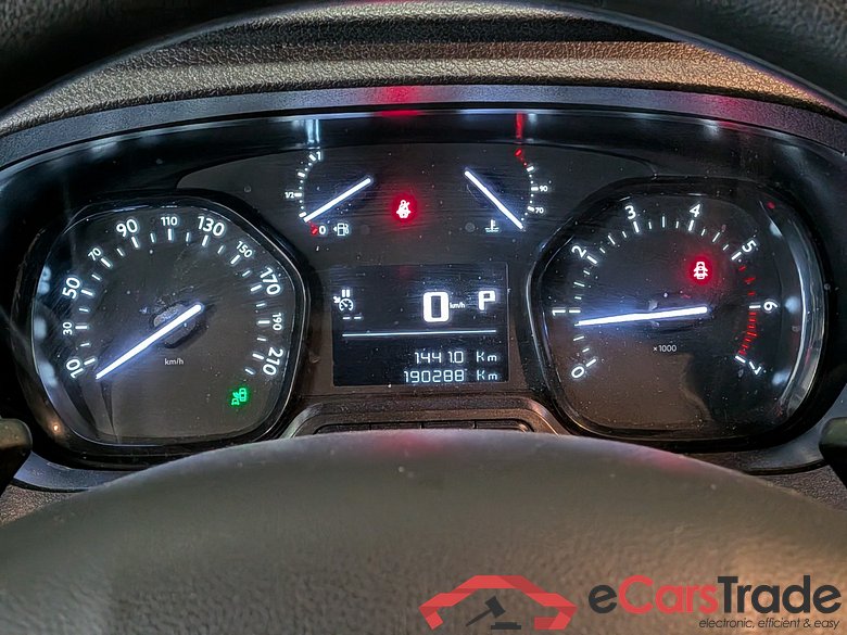 PEUGEOT Expert 2.0 BlueHDI Prem #6