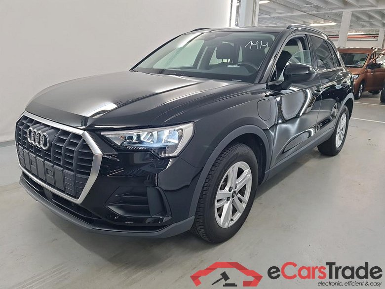 AUDI Q3 1.4 45 TFSI E S TRONIC