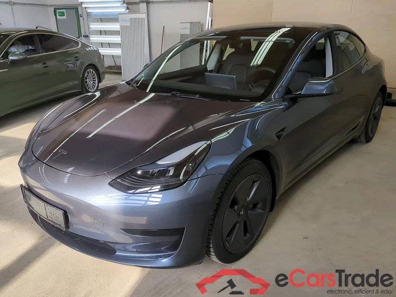 TESLA Model 3 RWD Hinterradantrieb 4d 239kW