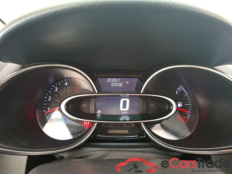 Clio IV Air MediaNav 1.5 dCi 75CV BVM5 E6 #6