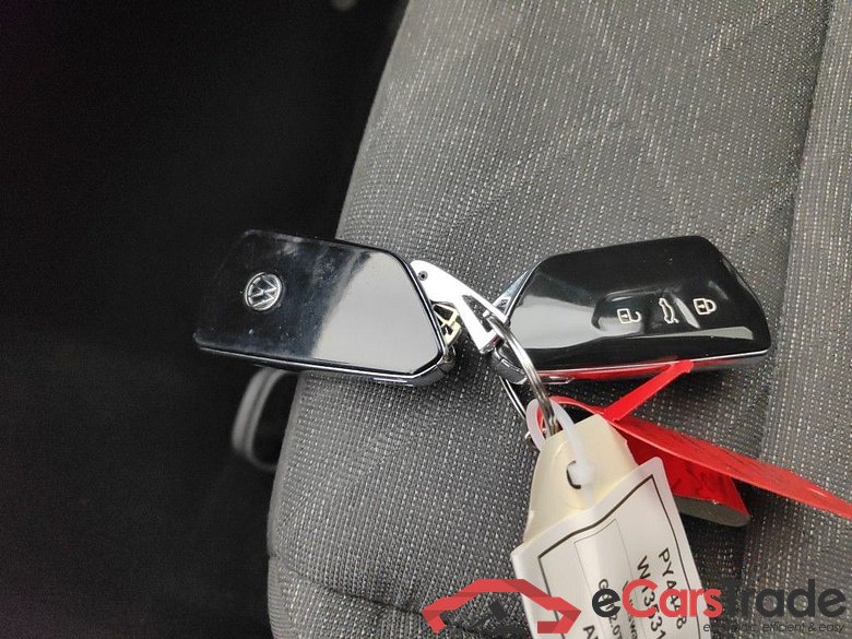 VOLKSWAGEN GOLF VIII DIESEL 2.0 SCR TDi 150 Life DSG (EU6AP) 5d #4