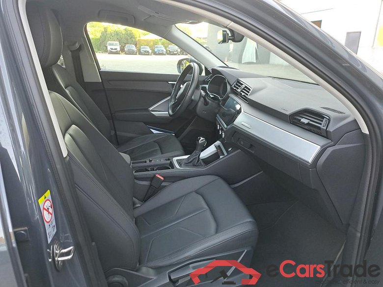 AUDI - AUD Q3 SB 35 TDI 150PK S-Tronic Business Edition & Pack Business Plus With Heated Seats & Cruise Control & Shadow Look & Comfort Key & Rear Camera #3