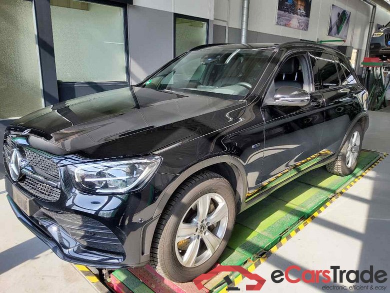 Mercedes-Benz GLC (BM 253)(06.2015->) DE - SUV5 GLC 300 e EU6d, e AMG Line 4Matic (EURO 6d), (Facelift) 2020 - 2022 #1