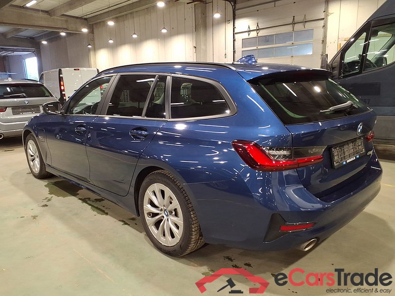 BMW 330e Plug-In Hybrid Aut. LED-Xenon LC-Pro Navi Hi-Fi Sport-Leather KeylessGo Camera Klima PDC ... #4