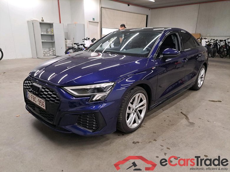 AUDI - AUD A3 BERLINE 30 TFSi 110PK S-Tronic S Line Business Edition & Pack Platinum & Assistance & Shadow Plus & Rear Camera & Removable Towing Hook * PETROL *