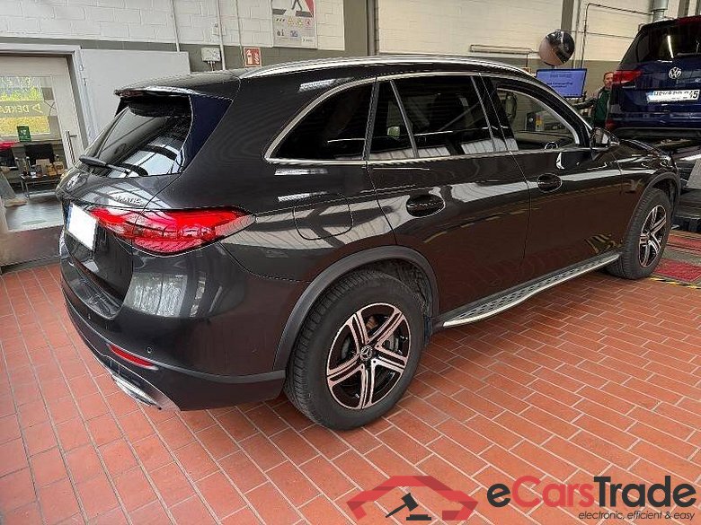 Mercedes-Benz GLC (BM 254)(06.2022->) DE - SUV5 GLC 300 e EU6d, 4Matic Avantgarde, 2022 - 2024 #3