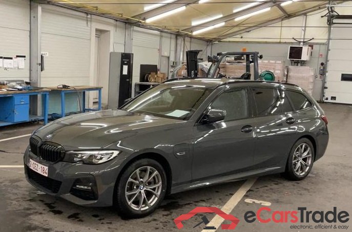 BMW 320e Plug-In Hybrid M-Sport Aut. Pano LED-Xenon LC-Pro Ambient Hi-Fi Navi-Pro Sport-Leather-Alcantara KeylessGo Camera Klima PDC ...