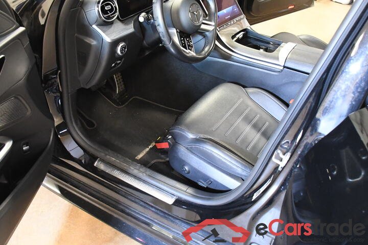 Mercedes-Benz C 200d AMG Night Aut. Pano LED-Xenon Widescreen Ambient Navi Sport-Leather KeylessGo Camera Klima PDC ... #4