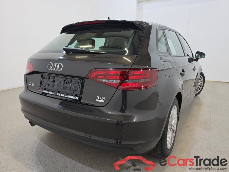 Audi A3 1.6 TDi Navi Klima PDC ... #4